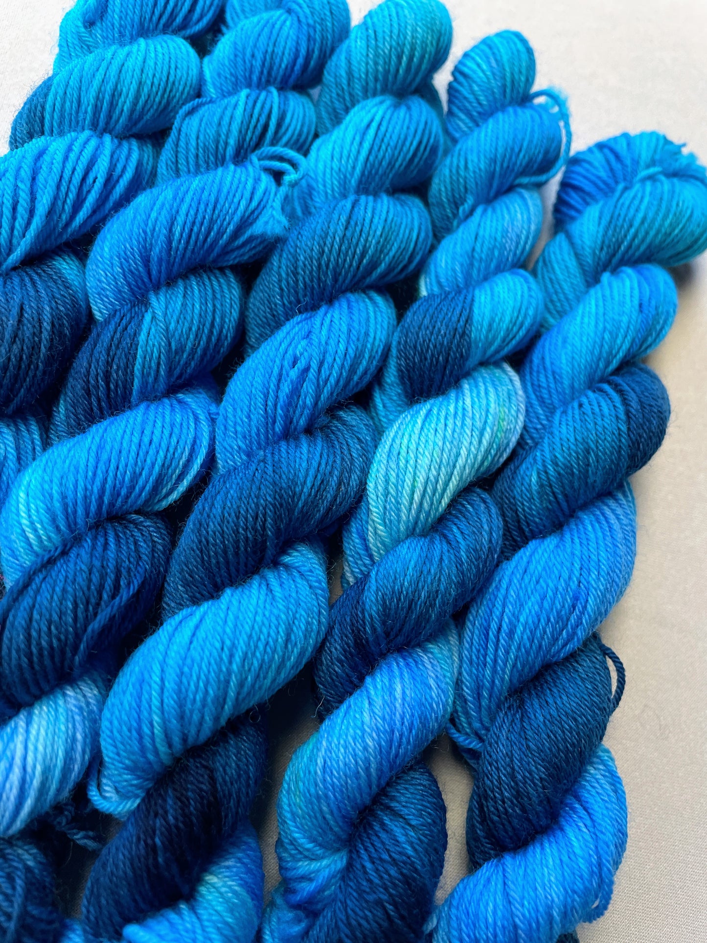 20g DK Waves Mini Skein