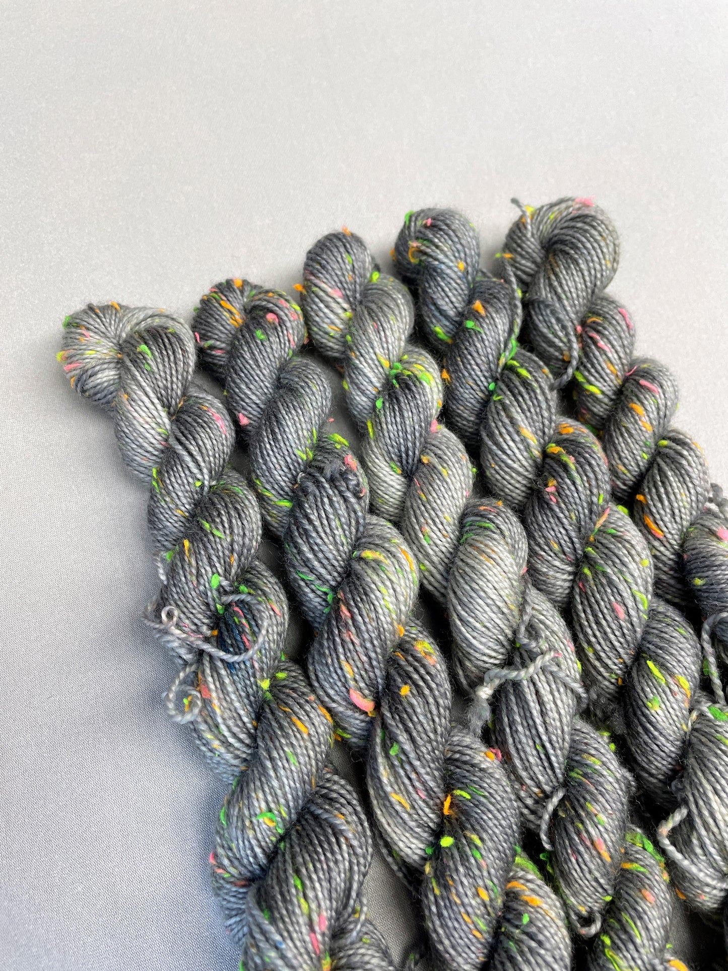 20g 4ply Neon Neps Grey Mini Skein