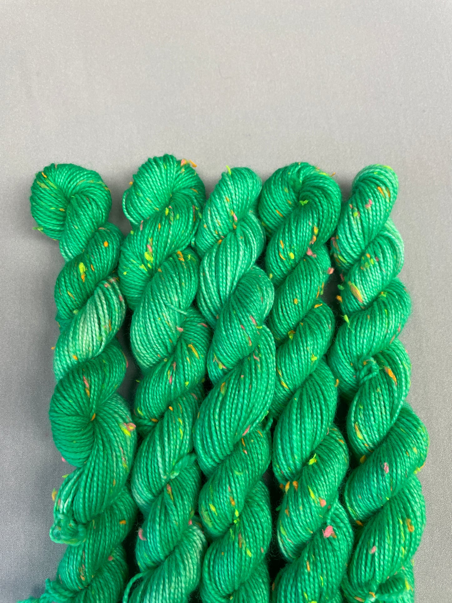 20g 4ply Neon Neps Peppermint Mini Skein