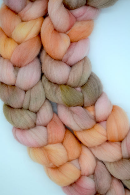 Polwarth - Fuzzy Peach 100g Hand-dyed Fibre