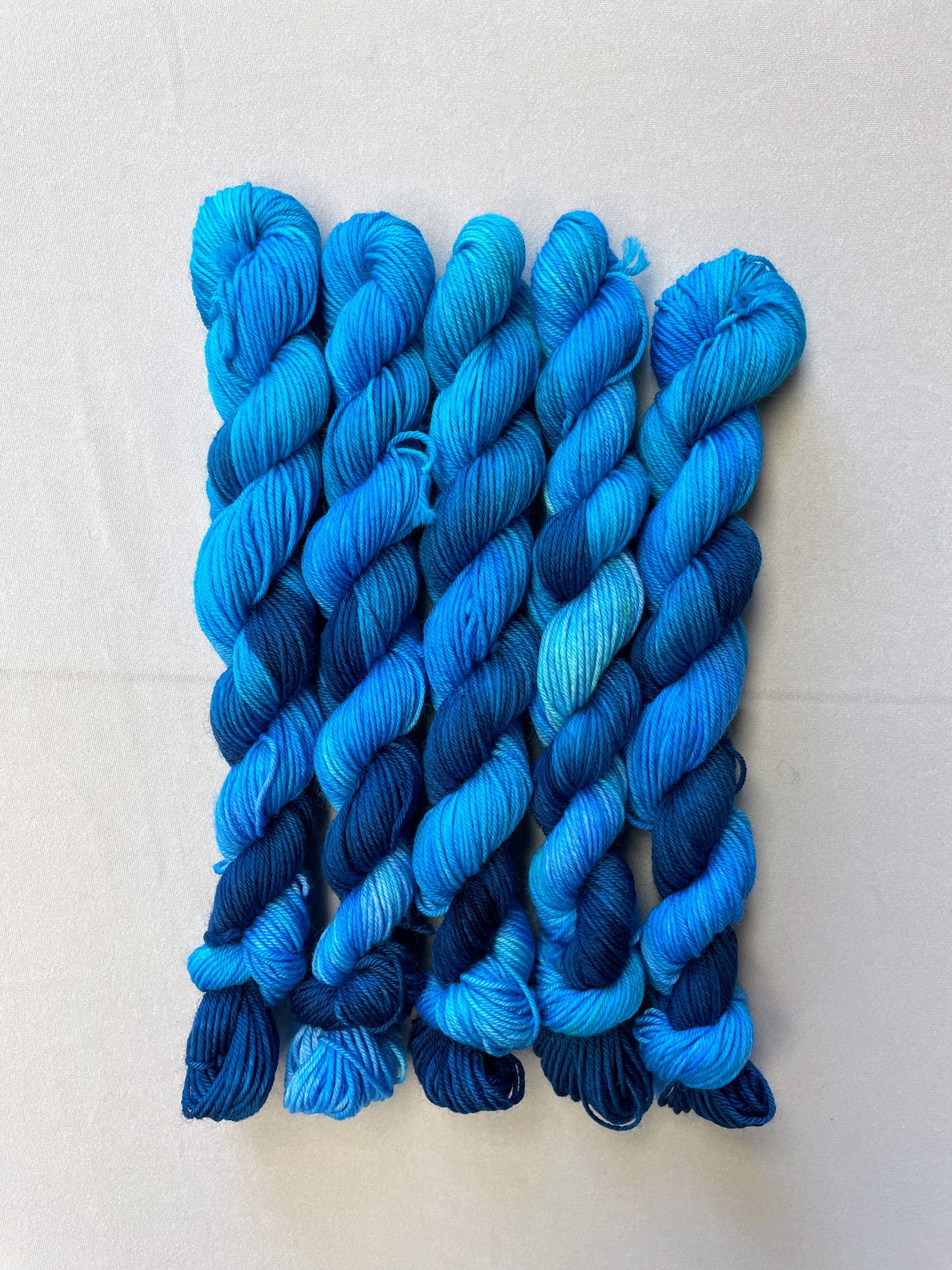 20g DK Waves Mini Skein